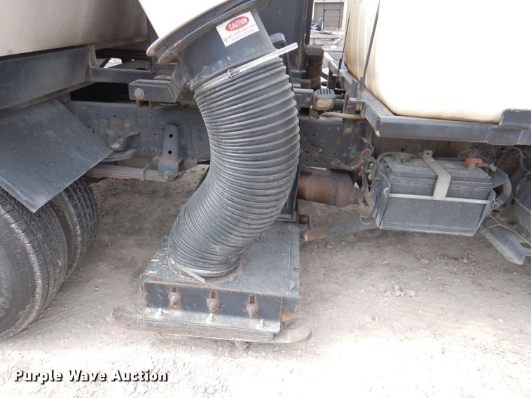 image for item KN9814 2016 Isuzu NPR  street sweeper truck