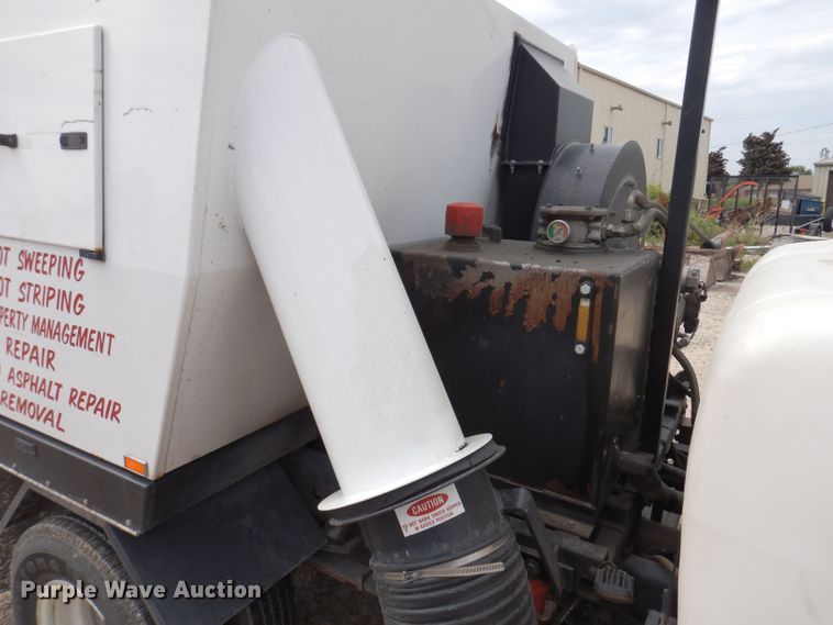 image for item KN9814 2016 Isuzu NPR  street sweeper truck