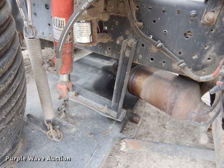 image for item KN9814 2016 Isuzu NPR  street sweeper truck