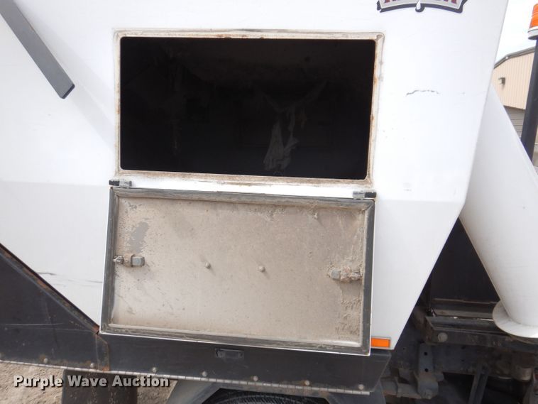 image for item KN9814 2016 Isuzu NPR  street sweeper truck