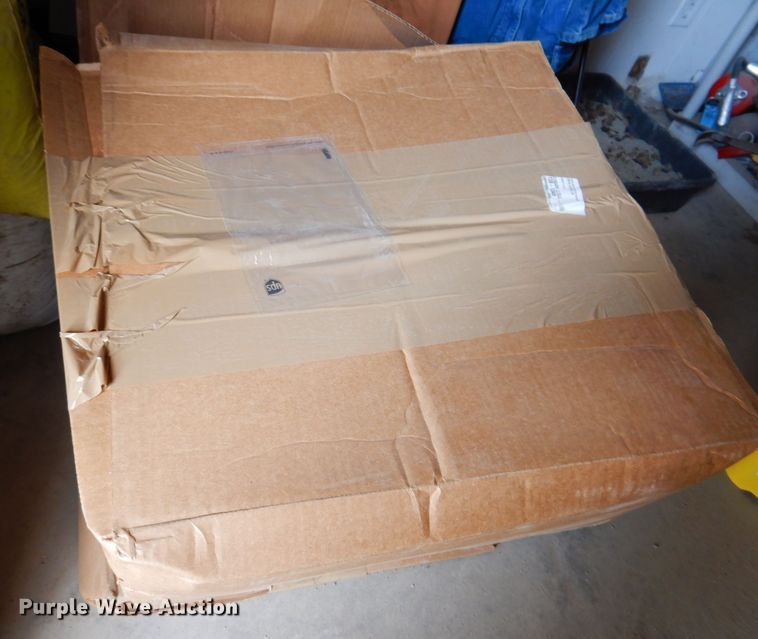 image for item KN9814 2016 Isuzu NPR  street sweeper truck