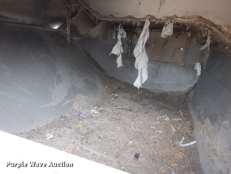 image for item KN9815 2016 Isuzu NPR  street sweeper truck