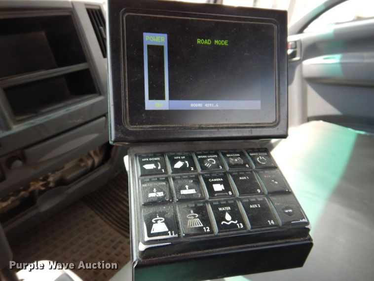 image for item KN9815 2016 Isuzu NPR  street sweeper truck