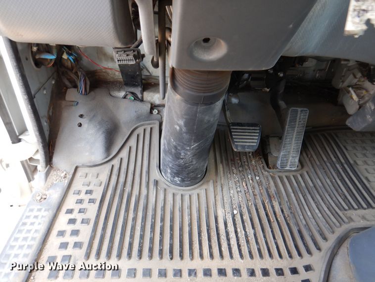 image for item KN9815 2016 Isuzu NPR  street sweeper truck