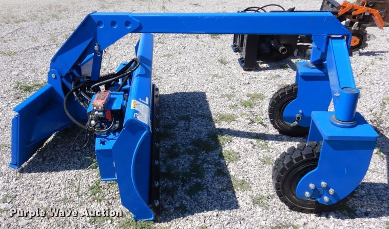 image for item KR9149 2021 TopCat SSSG72  skid steer dozer blade