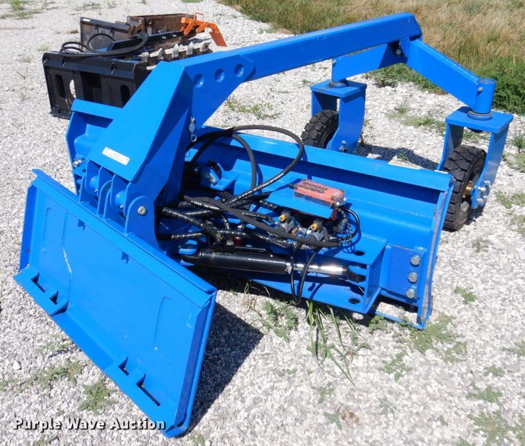 image for item KR9149 2021 TopCat SSSG72  skid steer dozer blade