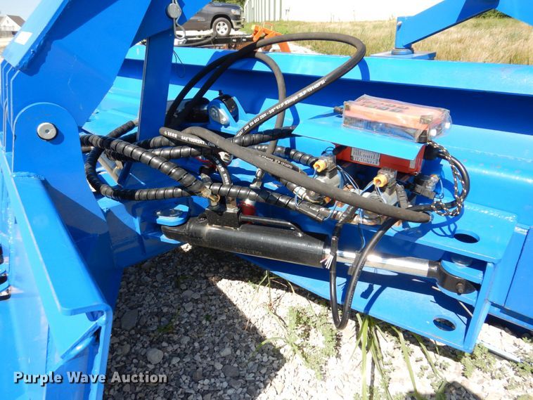 image for item KR9149 2021 TopCat SSSG72  skid steer dozer blade