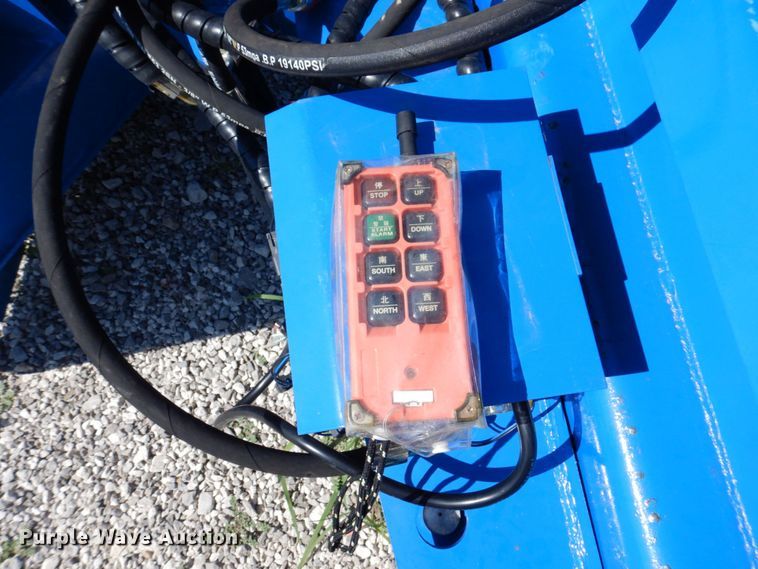 image for item KR9149 2021 TopCat SSSG72  skid steer dozer blade