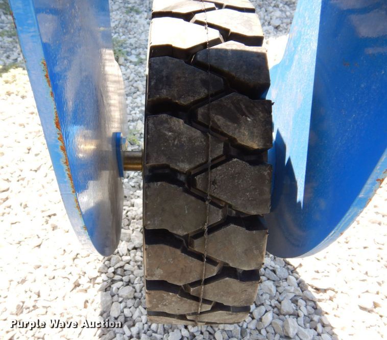 image for item KR9149 2021 TopCat SSSG72  skid steer dozer blade