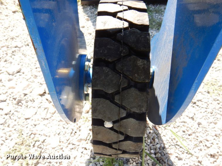 image for item KR9149 2021 TopCat SSSG72  skid steer dozer blade