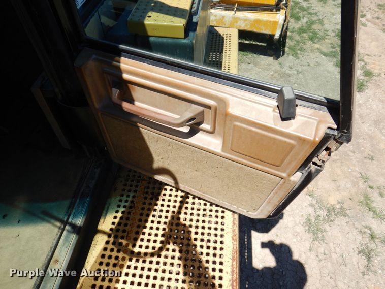 image for item KR9155 1994 Caterpillar Challenger 85C  tractor