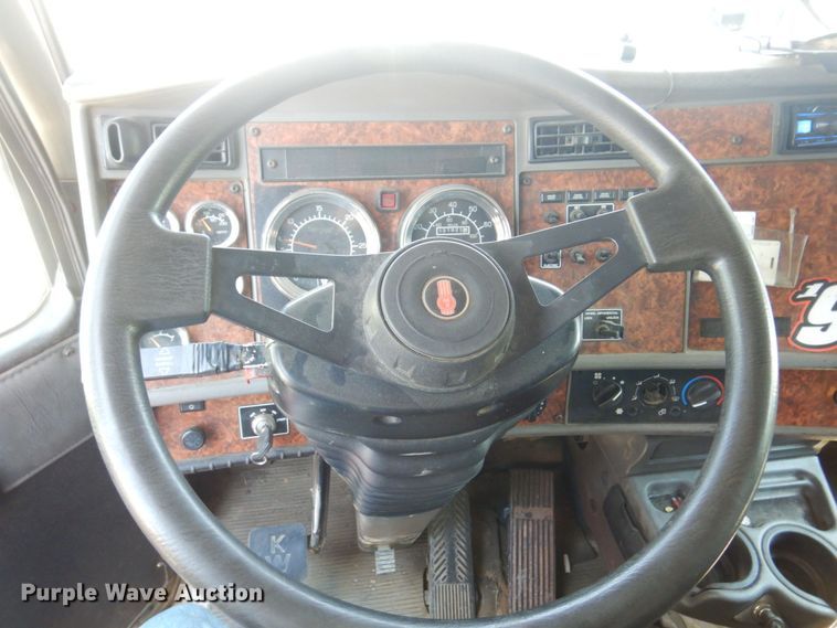 image for item KR9166 2003 Kenworth T300  dump truck