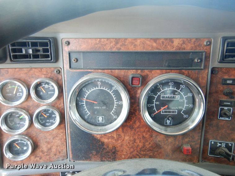 image for item KR9166 2003 Kenworth T300  dump truck