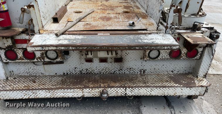 image for item LF9137 Maintainer P-438  service bed