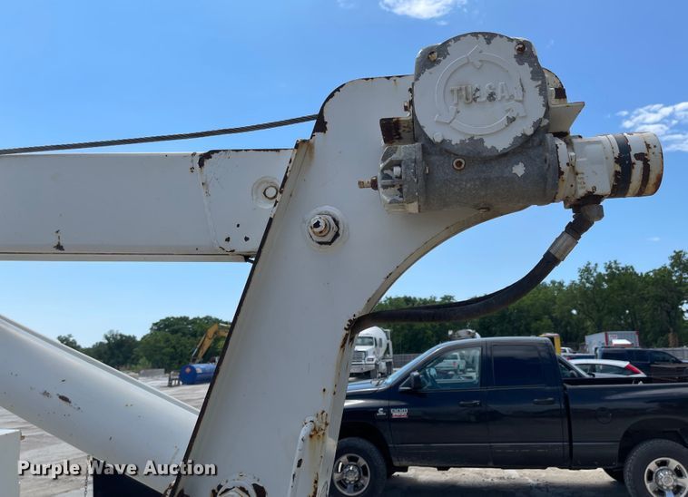 image for item LF9137 Maintainer P-438  service bed