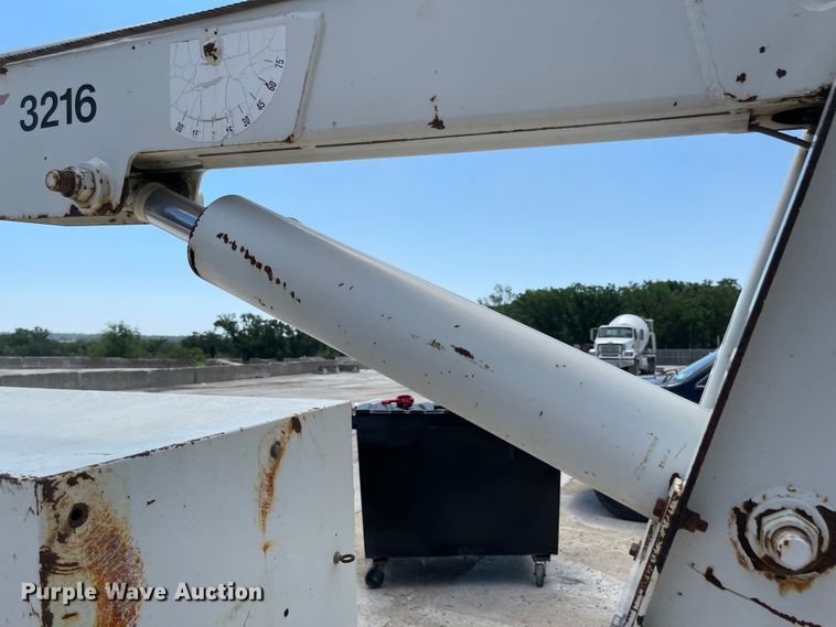 image for item LF9137 Maintainer P-438  service bed