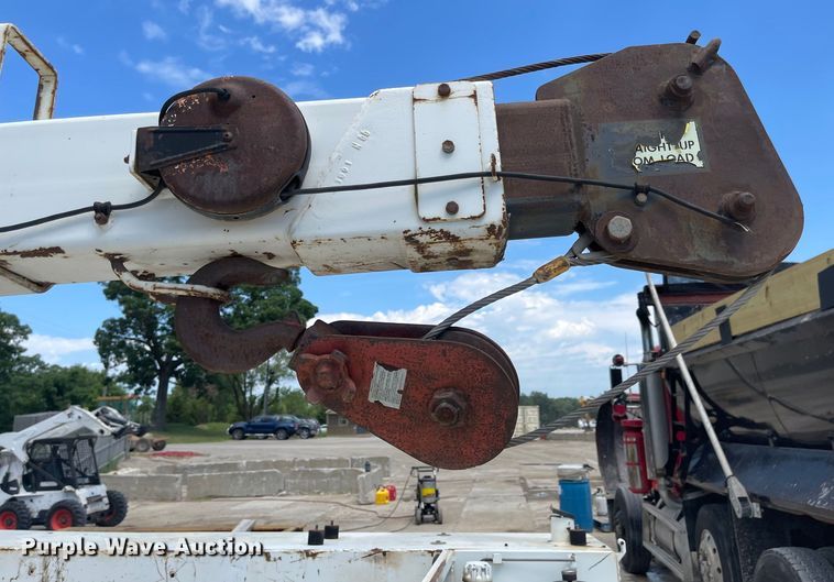 image for item LF9137 Maintainer P-438  service bed