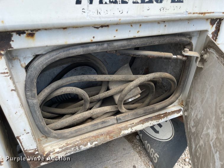 image for item LF9137 Maintainer P-438  service bed