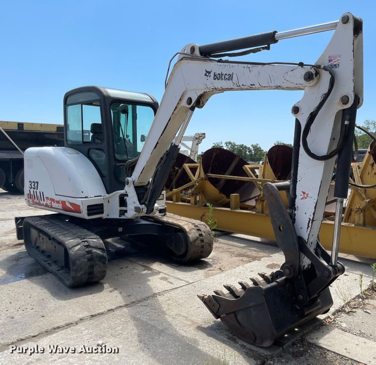 image for item LF9138 2007 Bobcat 337G  mini excavator