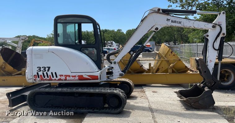 image for item LF9138 2007 Bobcat 337G  mini excavator
