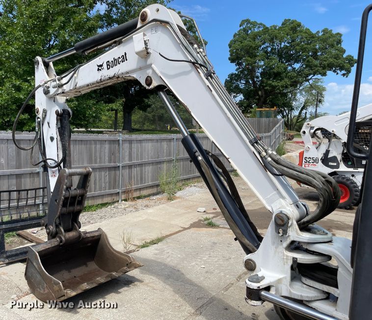 image for item LF9138 2007 Bobcat 337G  mini excavator