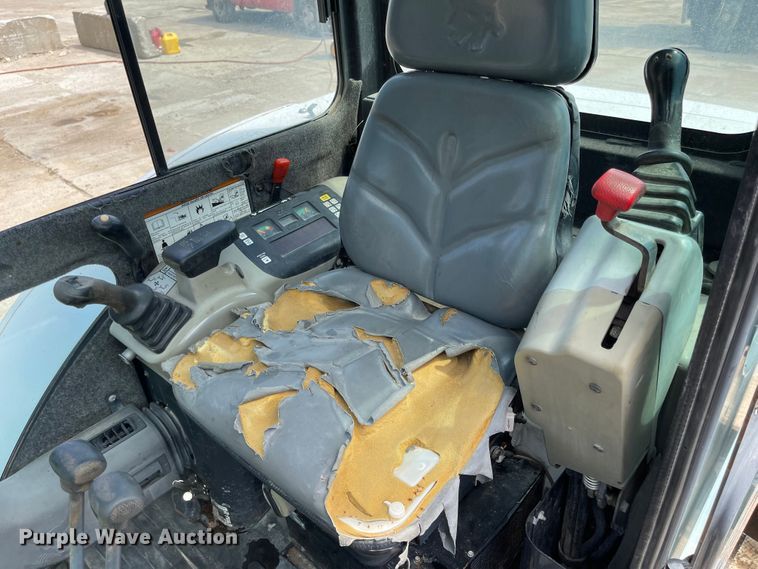 image for item LF9138 2007 Bobcat 337G  mini excavator