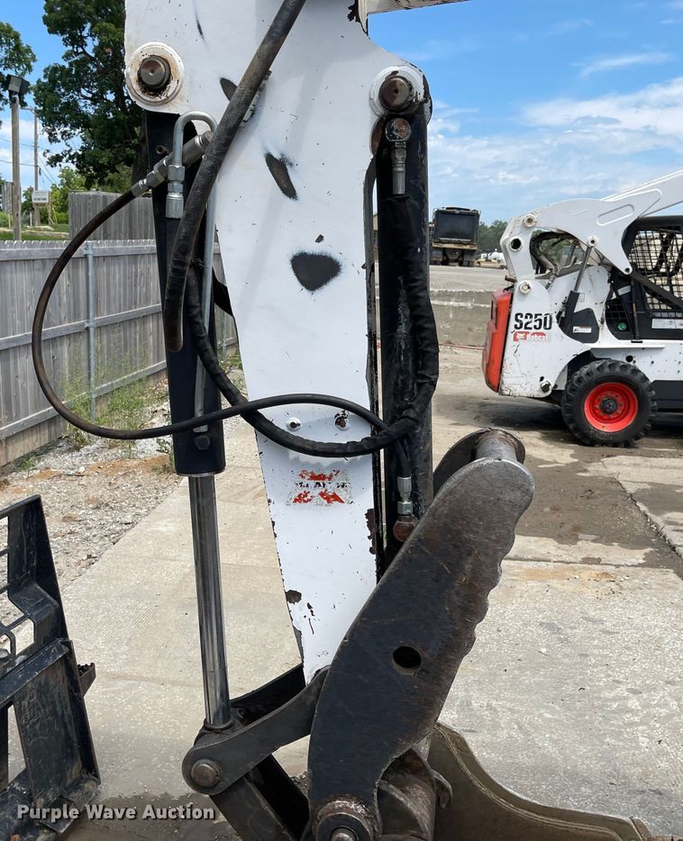 image for item LF9138 2007 Bobcat 337G  mini excavator