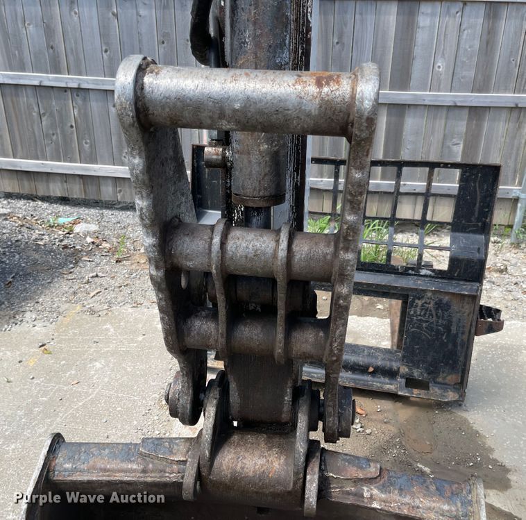 image for item LF9138 2007 Bobcat 337G  mini excavator