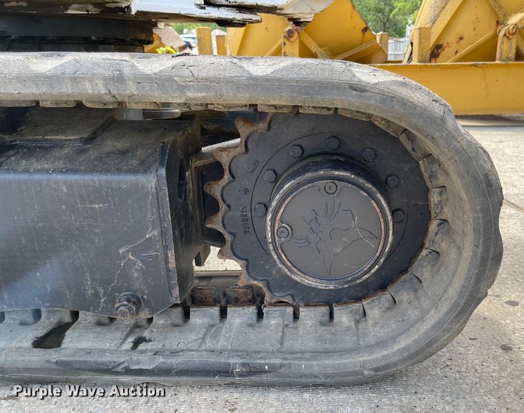 image for item LF9138 2007 Bobcat 337G  mini excavator