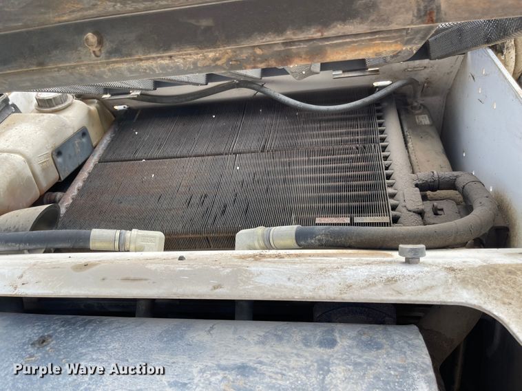 image for item LF9139 2007 Bobcat S250  skid steer loader