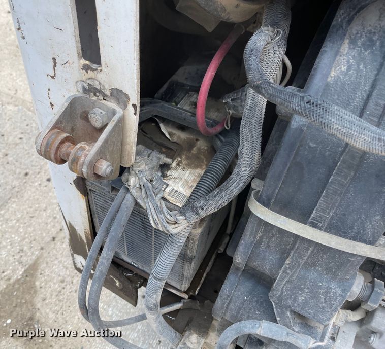 image for item LF9139 2007 Bobcat S250  skid steer loader