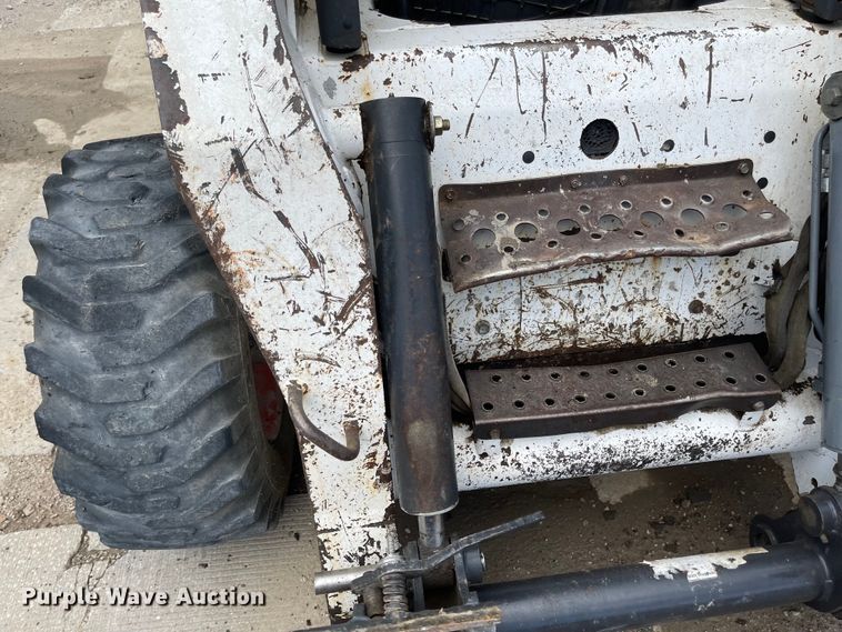 image for item LF9139 2007 Bobcat S250  skid steer loader