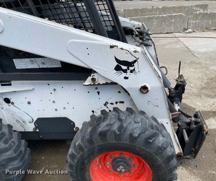 image for item LF9139 2007 Bobcat S250  skid steer loader