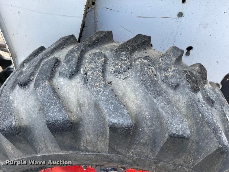 image for item LF9139 2007 Bobcat S250  skid steer loader