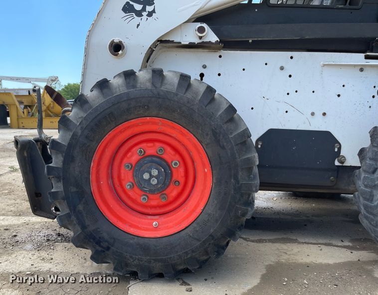 image for item LF9139 2007 Bobcat S250  skid steer loader