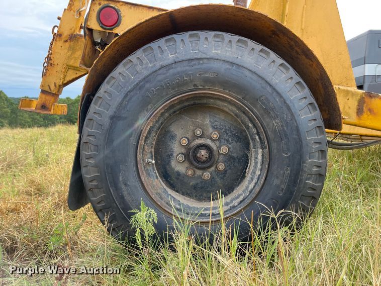 image for item LF9197 1990 Butler  reel trailer