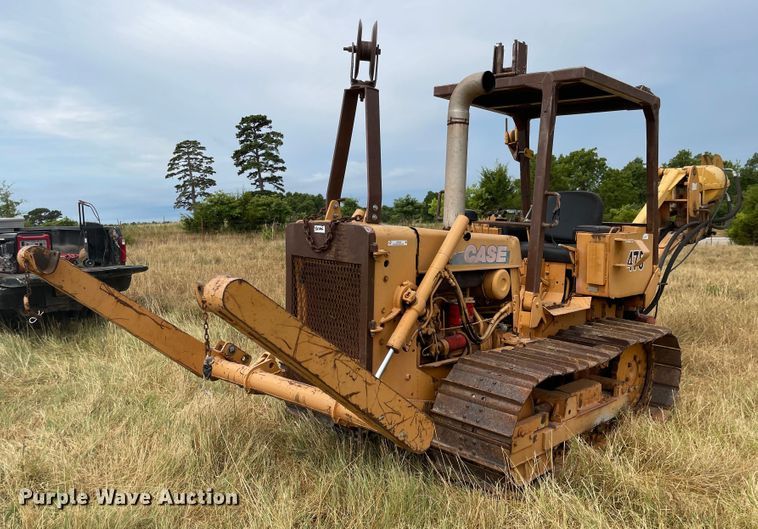 image for item LF9198 1976 Case 475  cable plow