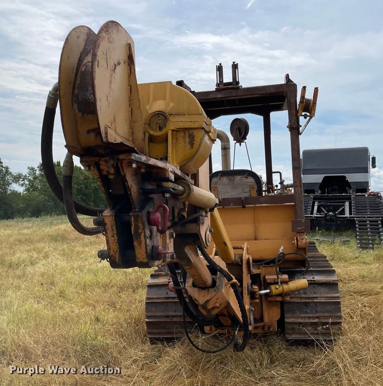 image for item LF9198 1976 Case 475  cable plow
