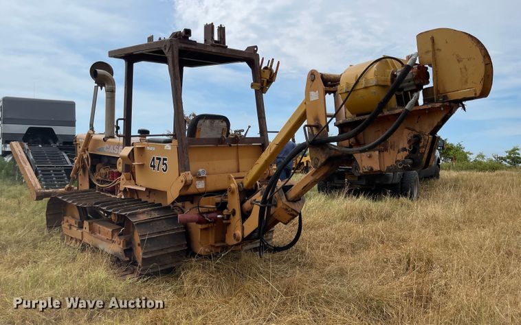 image for item LF9198 1976 Case 475  cable plow