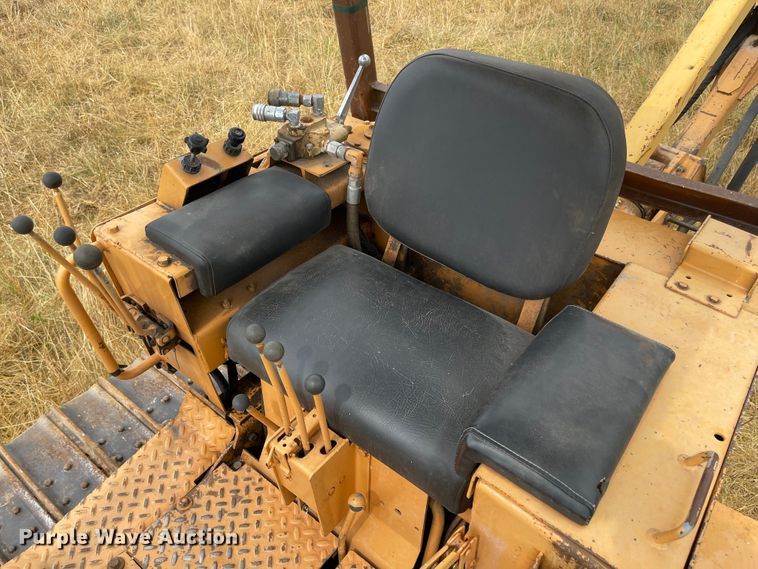 image for item LF9198 1976 Case 475  cable plow