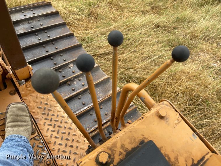 image for item LF9198 1976 Case 475  cable plow