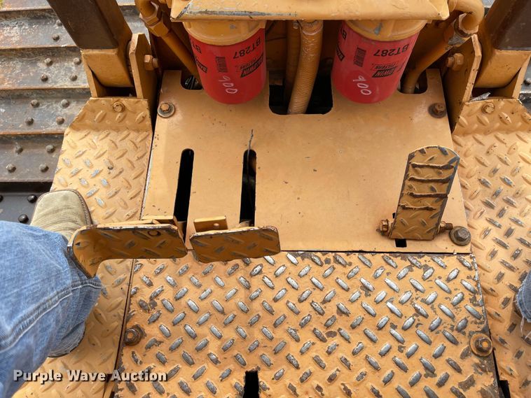 image for item LF9198 1976 Case 475  cable plow