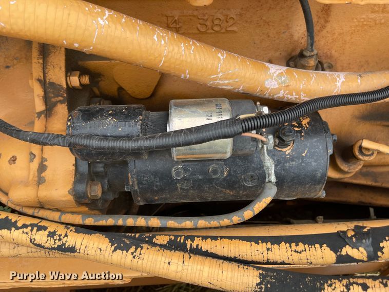 image for item LF9198 1976 Case 475  cable plow