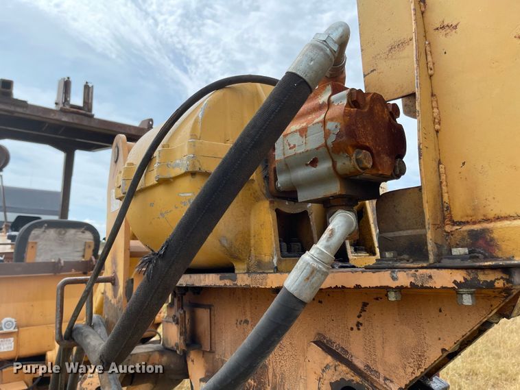 image for item LF9198 1976 Case 475  cable plow