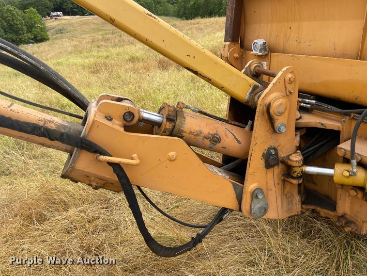 image for item LF9198 1976 Case 475  cable plow