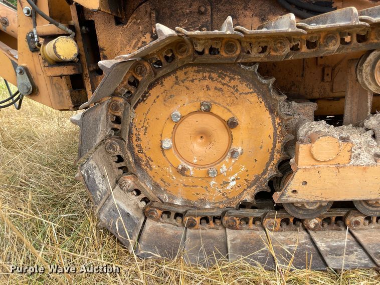 image for item LF9198 1976 Case 475  cable plow