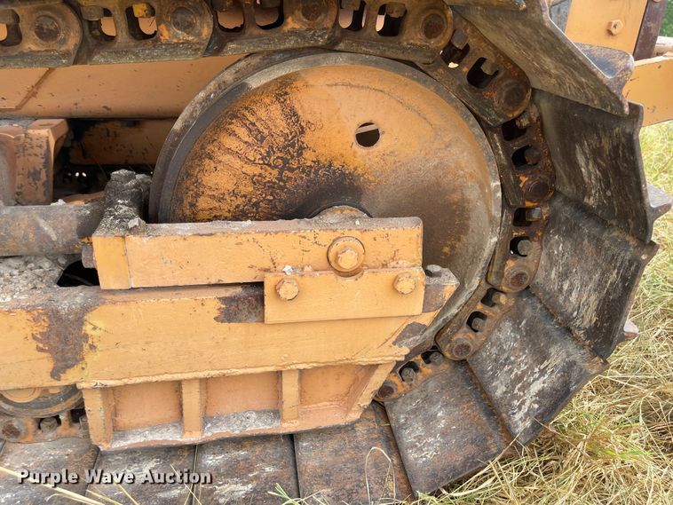 image for item LF9198 1976 Case 475  cable plow