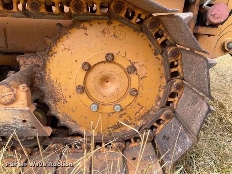 image for item LF9198 1976 Case 475  cable plow