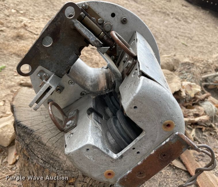 image for item LF9200 GMP  J2 aerial cable lasher