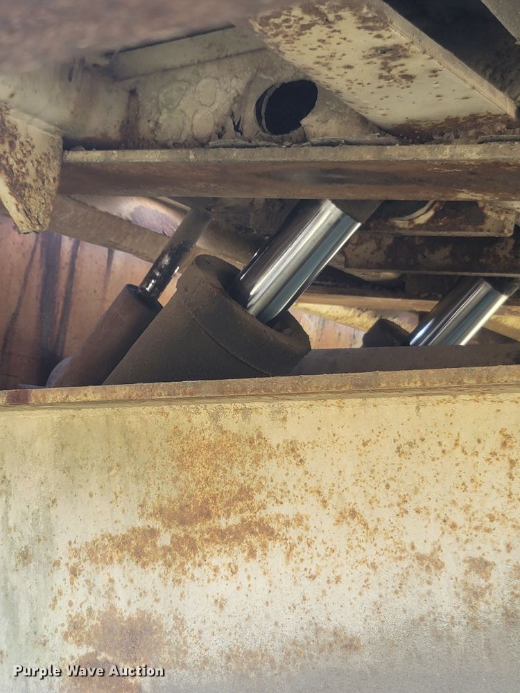 image for item LM9546 1998 Landoll Hauloll  tilt deck equipment trailer